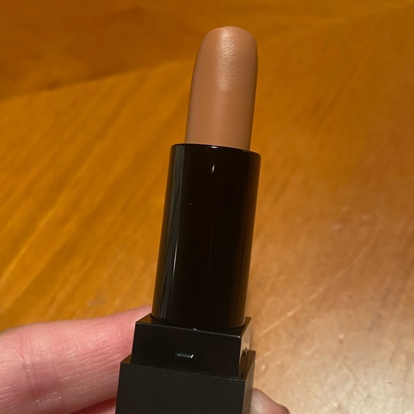 Morphe Matte Lipstick Honey 👄 - Picture 8 of 14